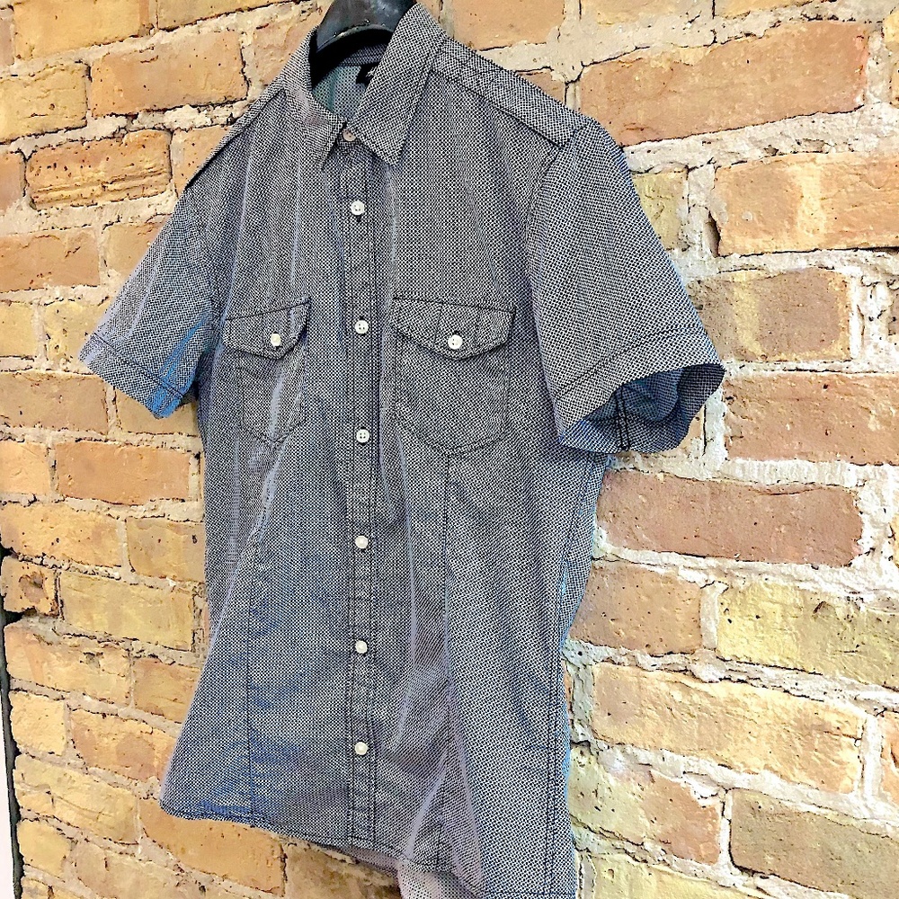 H&M Sexy Fitted Short Sleeve Blue & White Pattern Shirt With Shoulder Epaulettes - Picture 3 of 14
